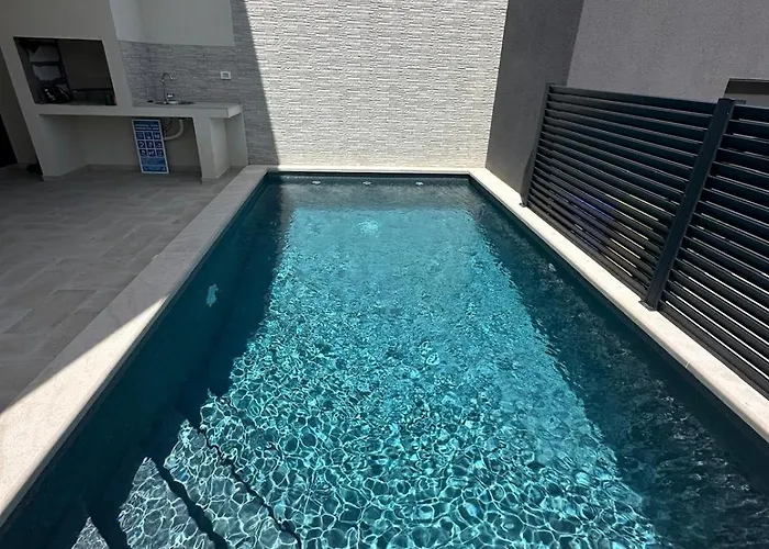 Luxury With Private Pool 빌라 *