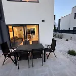 Luxury With Private Pool *