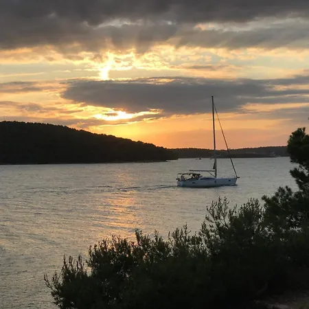 Luxury With Private Pool Вилла Лижнян