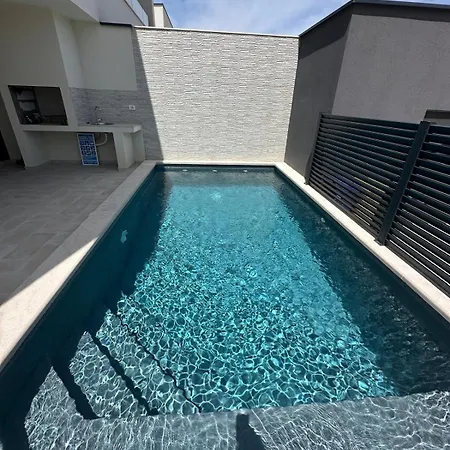 Luxury With Private Pool Villa *